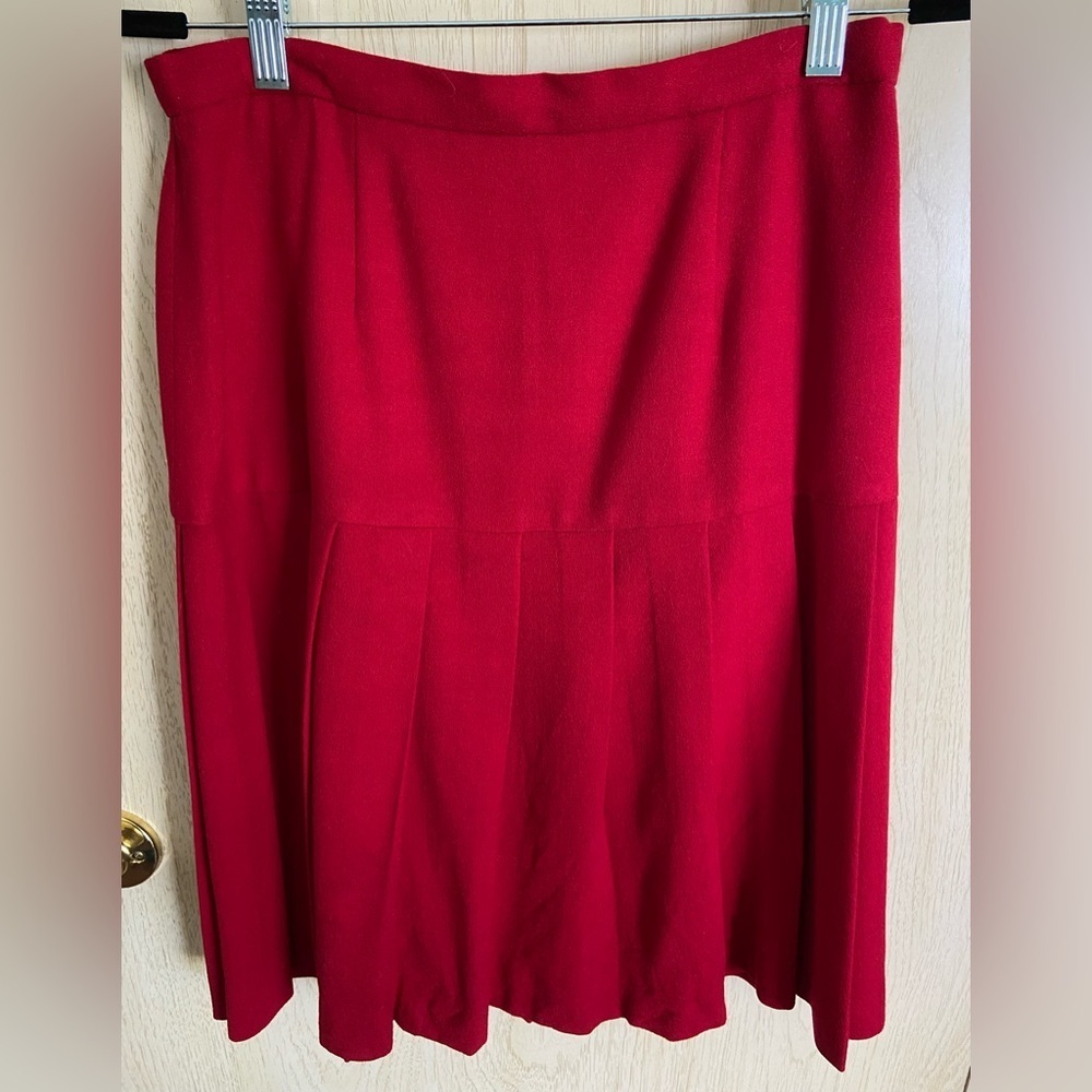 CHRISTIAN DIOR Vintage Pure Red Full Suit w/Pleat Skirt Gold Buttons sz 12 - Picture 8 of 16
